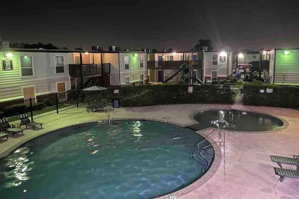 Beautiful/Spacious 2 Bedroom Houston Near Galleria Exterior foto