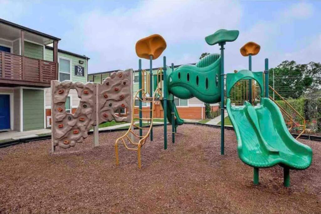 Beautiful/Spacious 2 Bedroom Houston Near Galleria Exterior foto